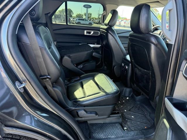 Used 2020 Ford Explorer XLT w/ Equipment Group 202A AWD/4WD image 13