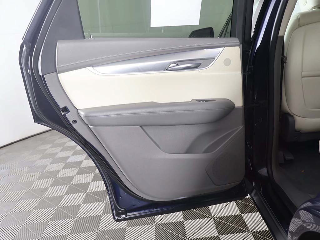 Used 2017 Cadillac XT5 Premium Luxury w/ LPO, Wheel Lock Package AWD/4WD image 27