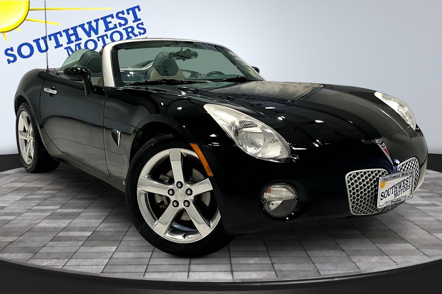 Used 2007 Pontiac Solstice Convertible w/ Premium Package RWD image 3