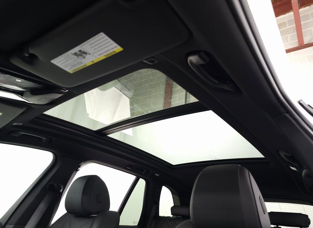 Used 2025 BMW X5 xDrive40i w/ Parking Assistance Package image 18