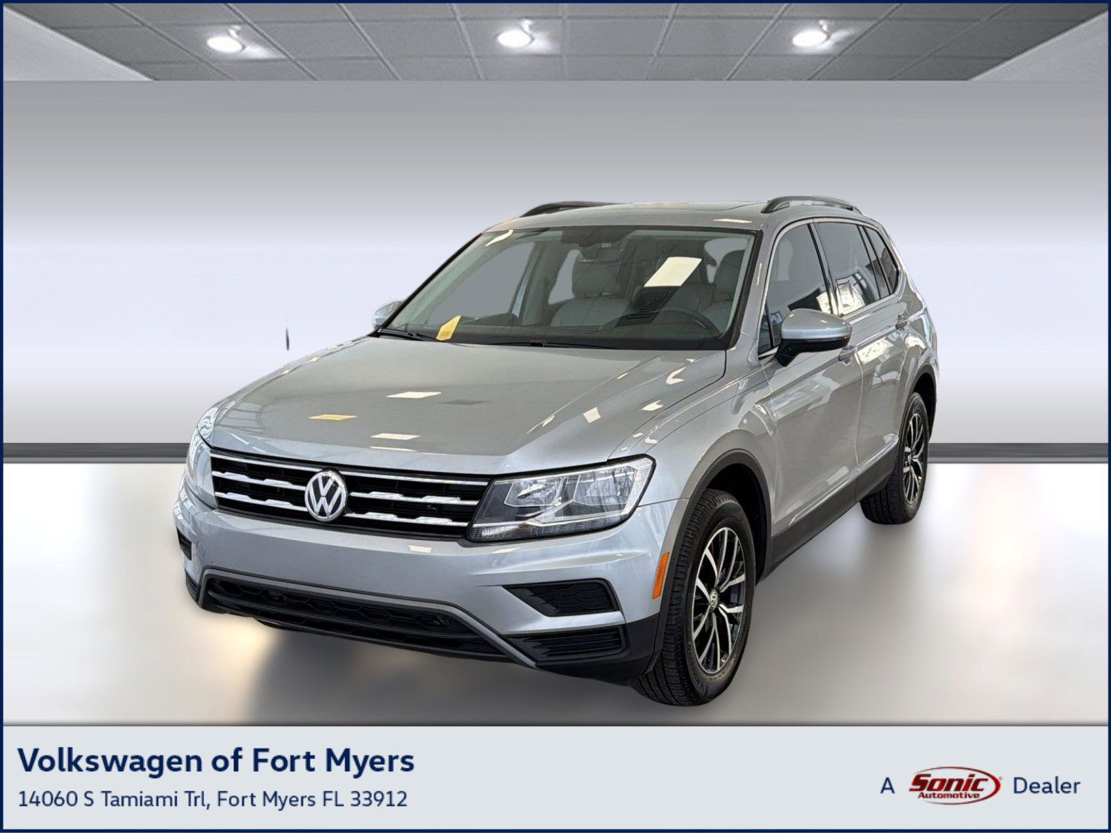Used 2021 Volkswagen Tiguan SE w/ Panoramic Sunroof Package image 1