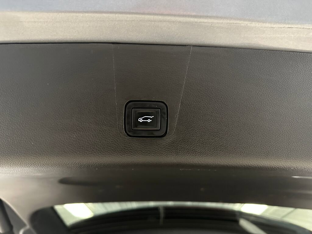 Certified 2021 Chevrolet Traverse LT w/ LT Premium Package image 27