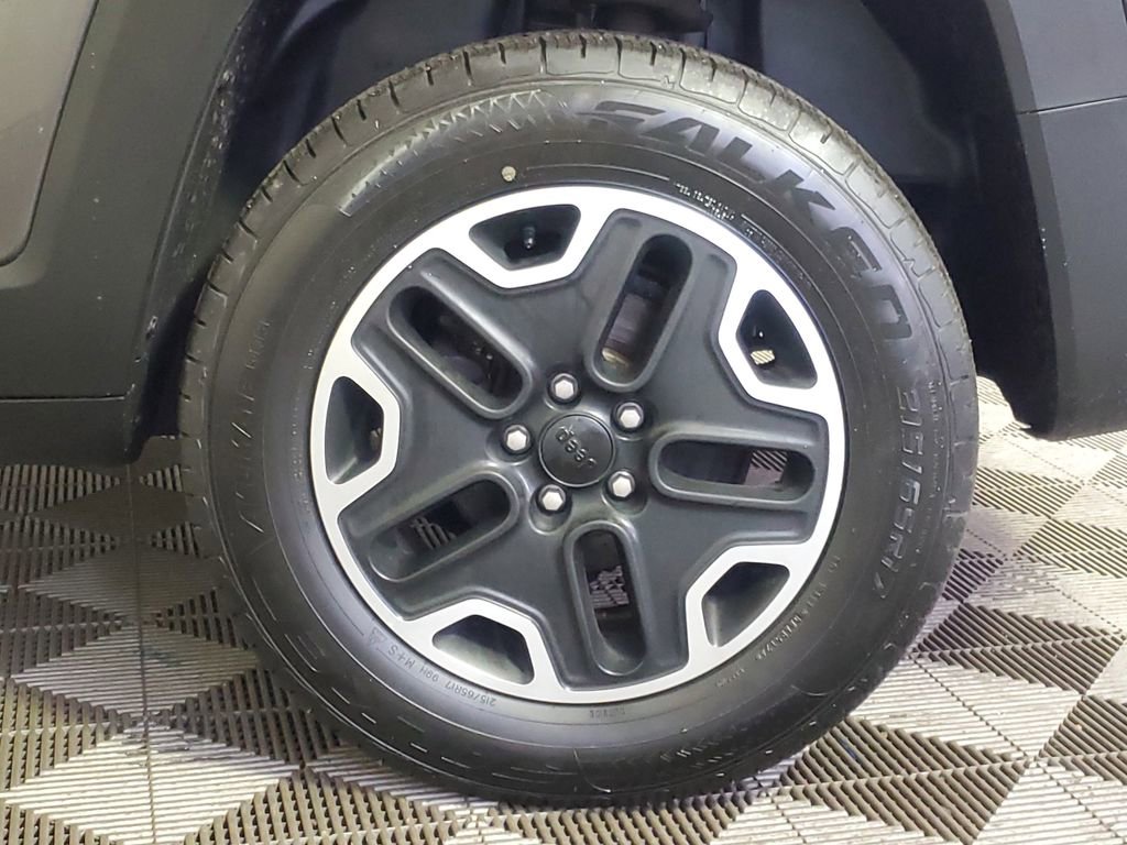 Used 2016 Jeep Renegade Trailhawk w/ Cold Weather Group image 8