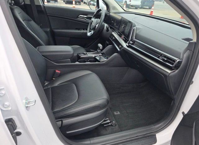 Certified 2025 Kia Sportage EX FWD image 8