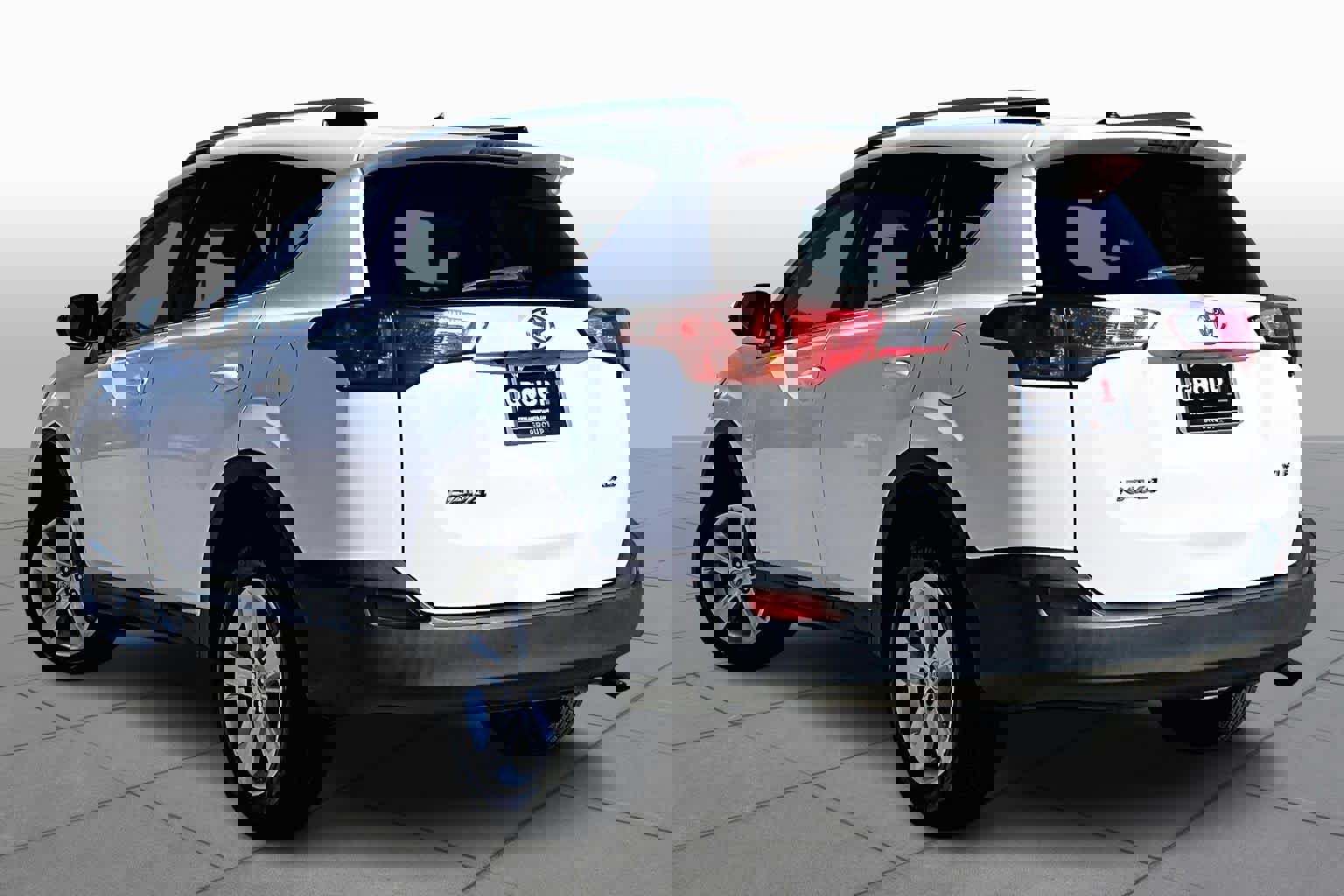 Used 2013 Toyota RAV4 XLE image 10