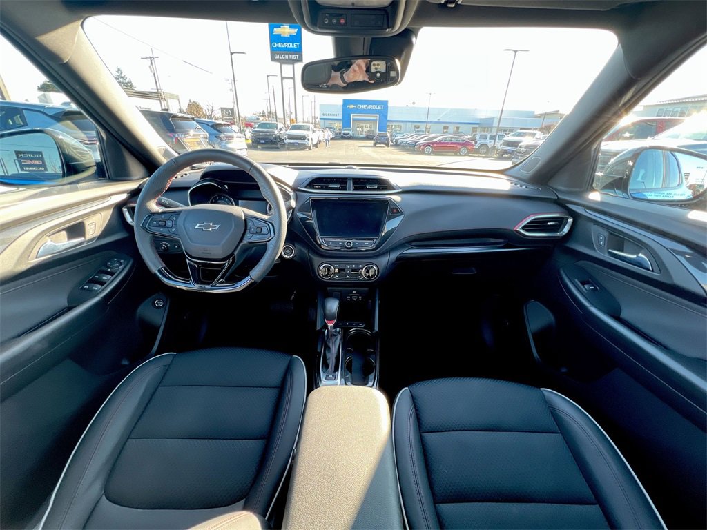 Used 2023 Chevrolet TrailBlazer RS w/ Sun and Liftgate Package image 18