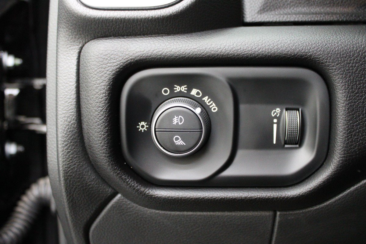 Used 2025 RAM 2500 Big Horn AWD/4WD image 16