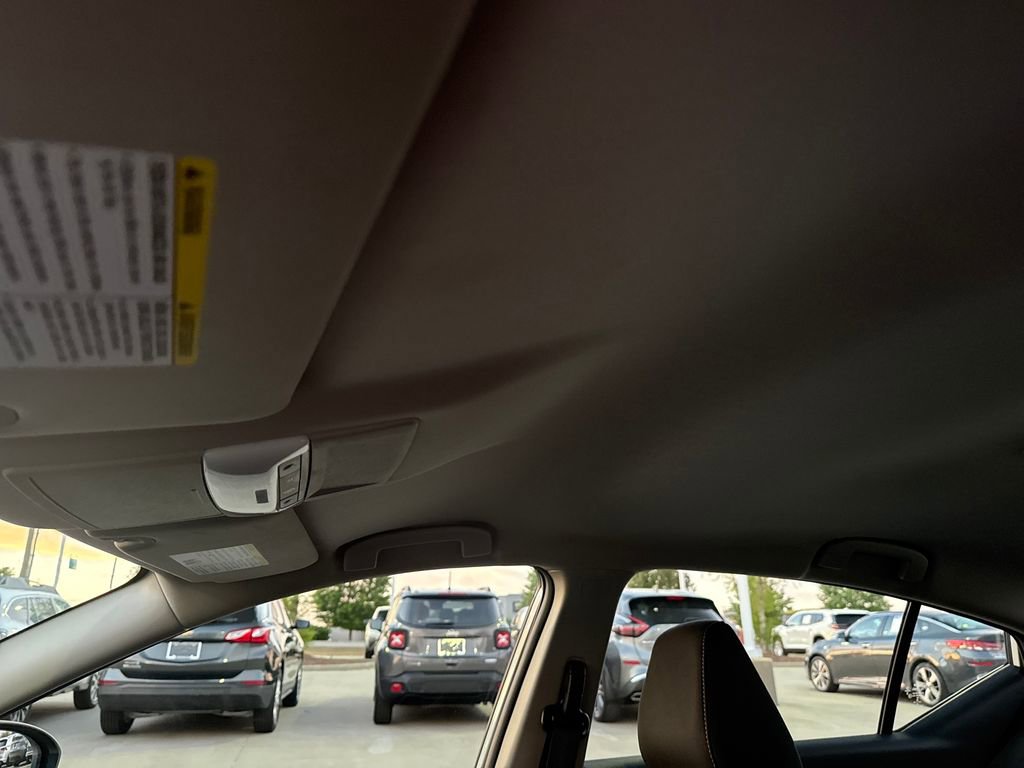 Used 2025 Nissan Altima 2.5 SV FWD image 16