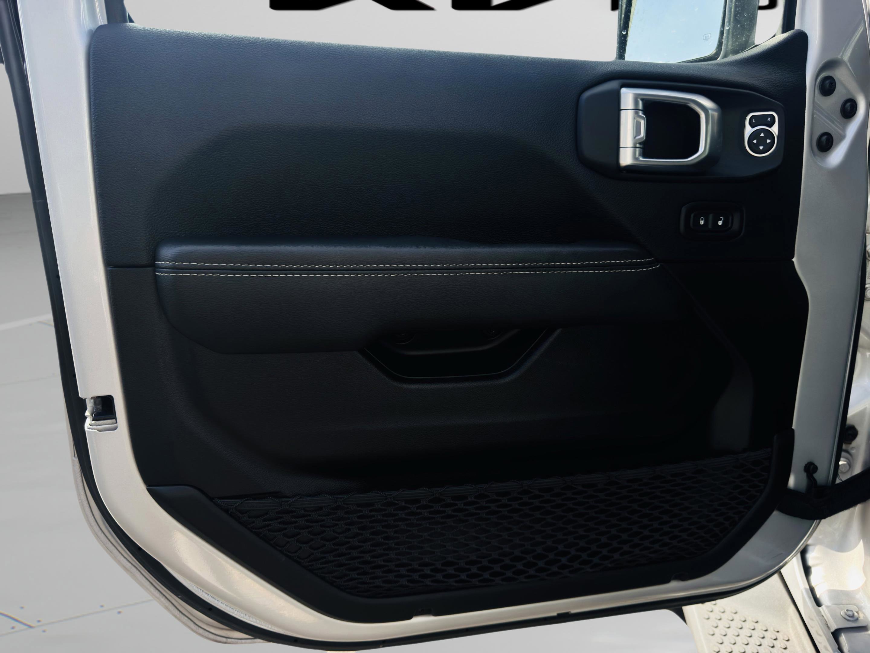 Used 2022 Jeep Wrangler Unlimited Sahara w/ Cold Weather Group image 25