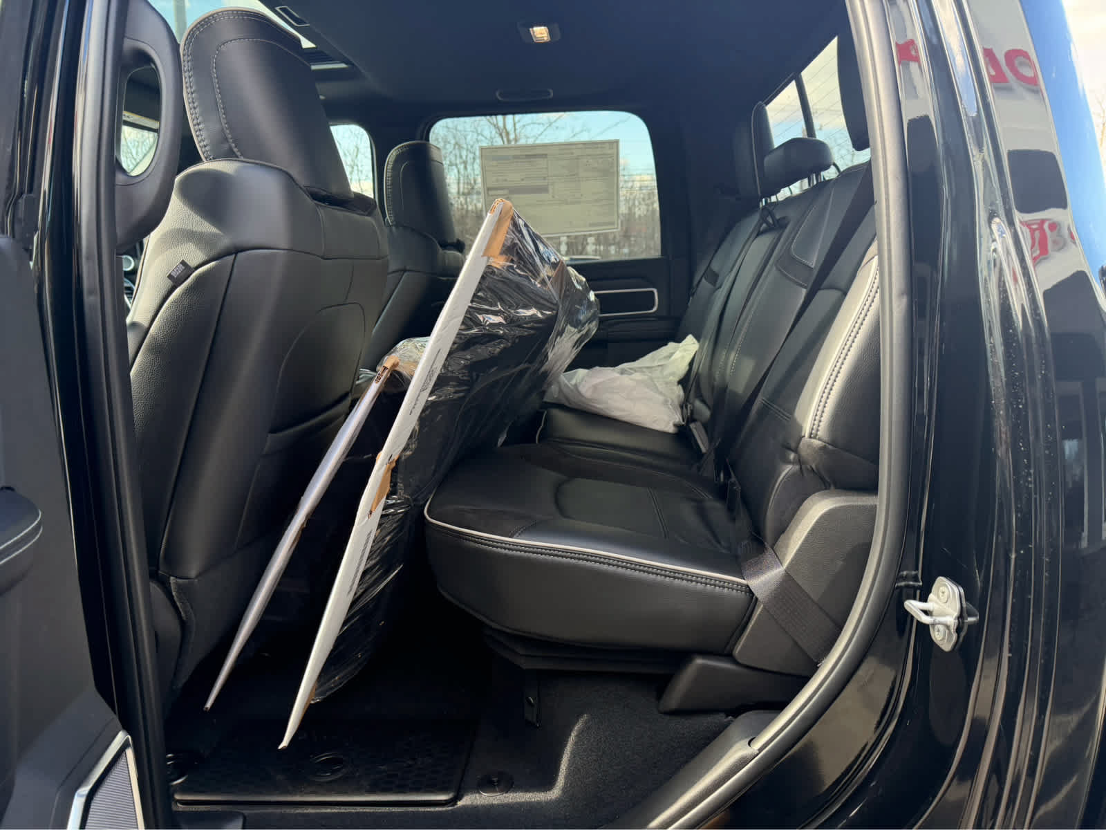 New 2026 RAM 2500 Laramie AWD/4WD image 12