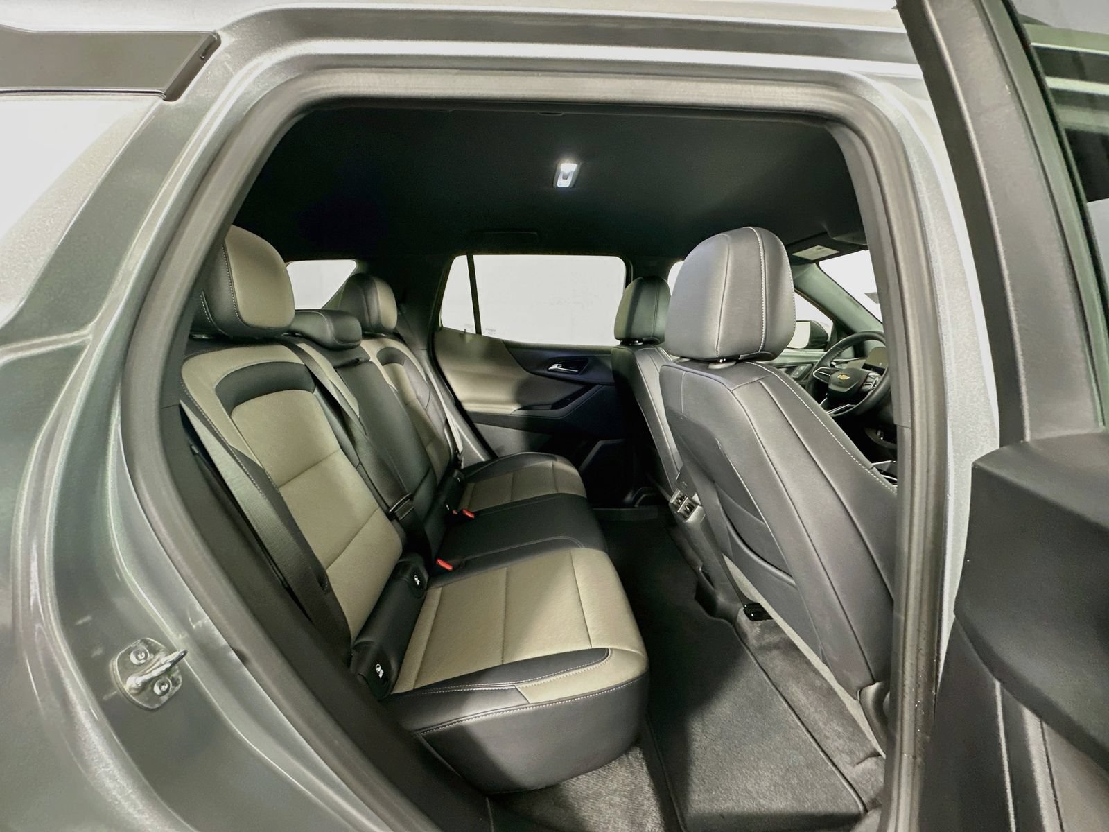 Used 2025 Chevrolet Equinox LT w/ Convenience Package II AWD/4WD image 28