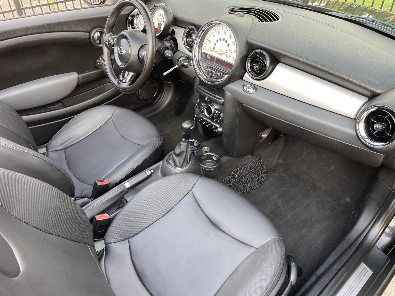 Used 2011 MINI Cooper Base 2dr Convertible image 21