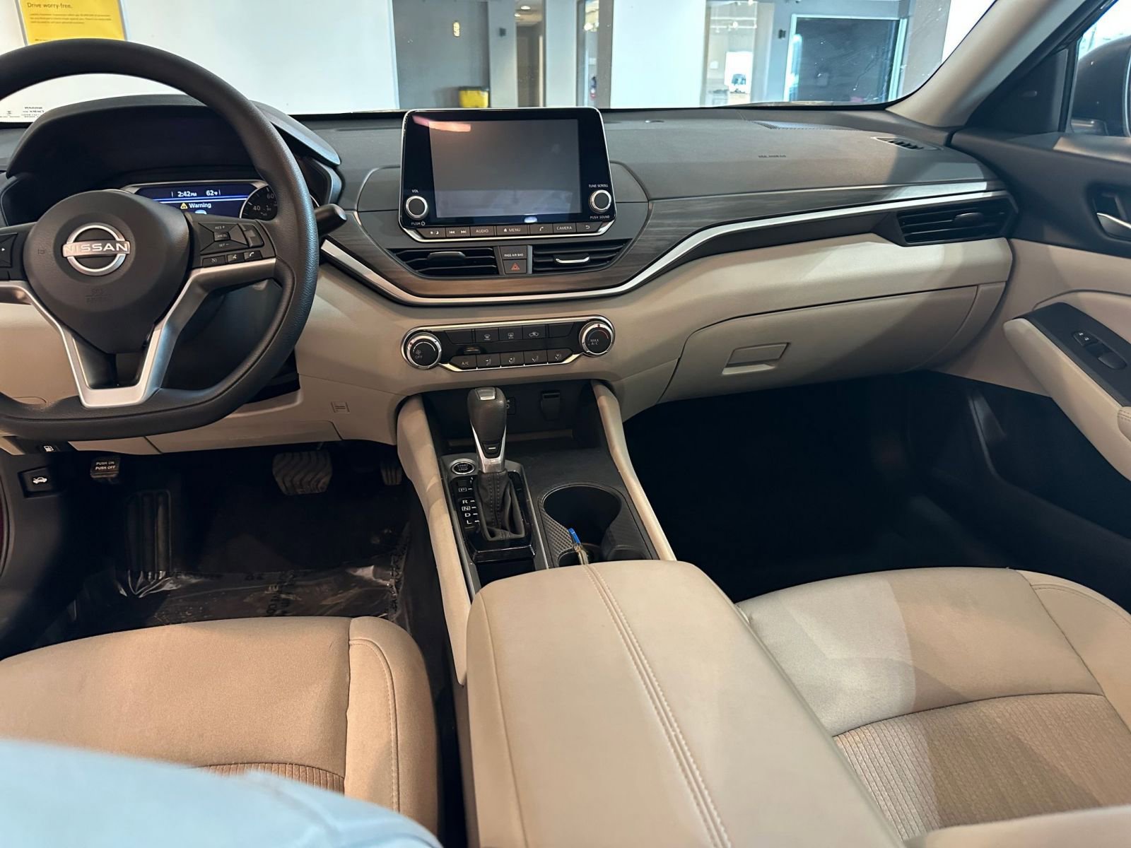 Used 2025 Nissan Altima 2.5 SV image 34