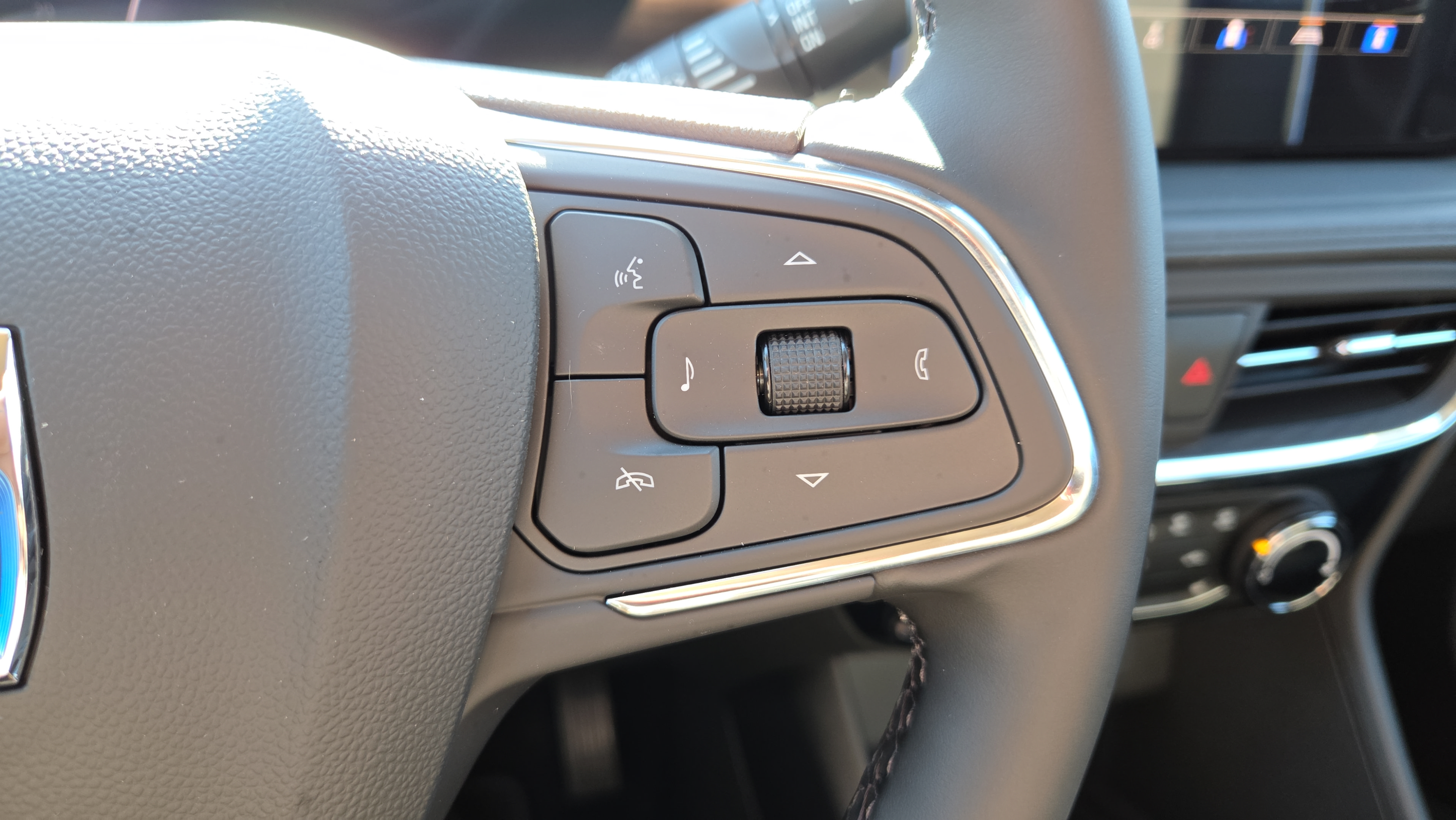 New 2026 Buick Encore GX Sport Touring w/ Advanced Technology Package FWD image 13