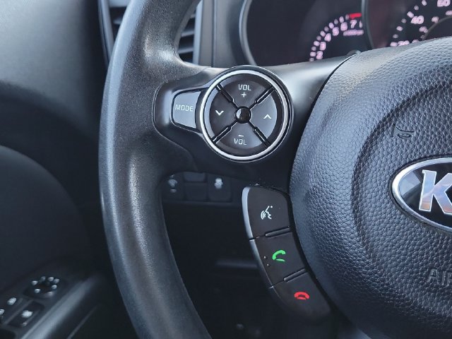Used 2015 Kia Soul FWD image 23