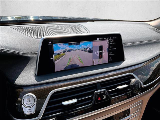 Used 2022 BMW 740i w/ Premium Package image 21