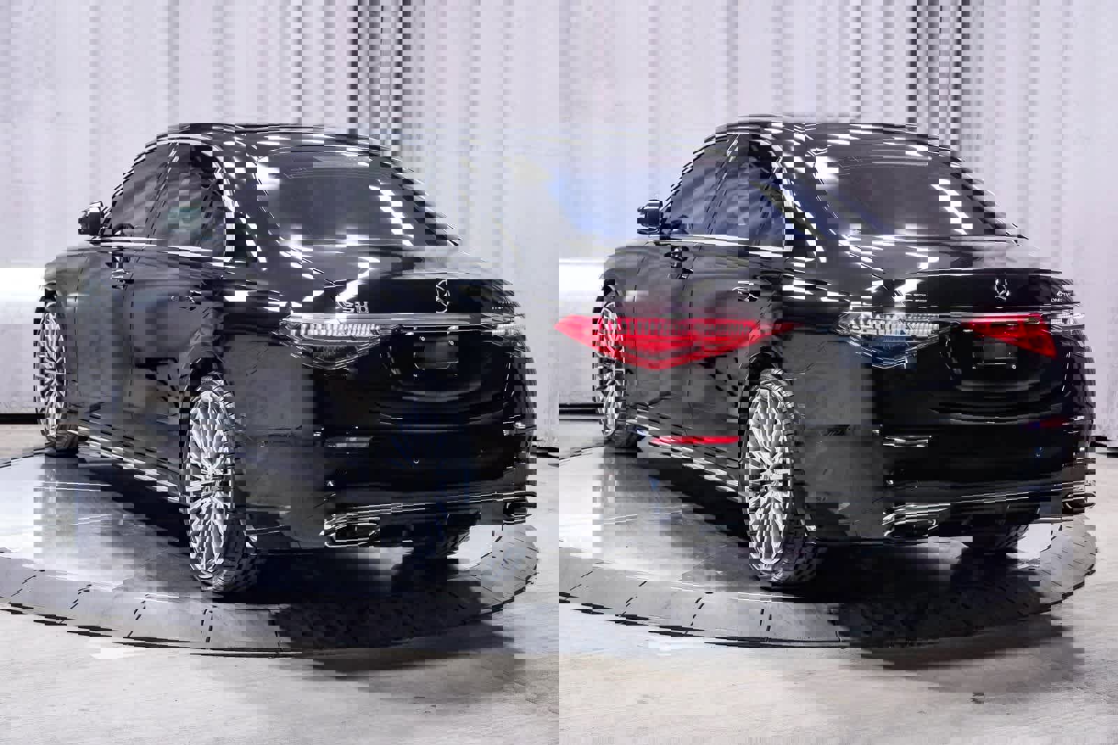 Used 2022 Mercedes-Benz S 500 4MATIC image 2