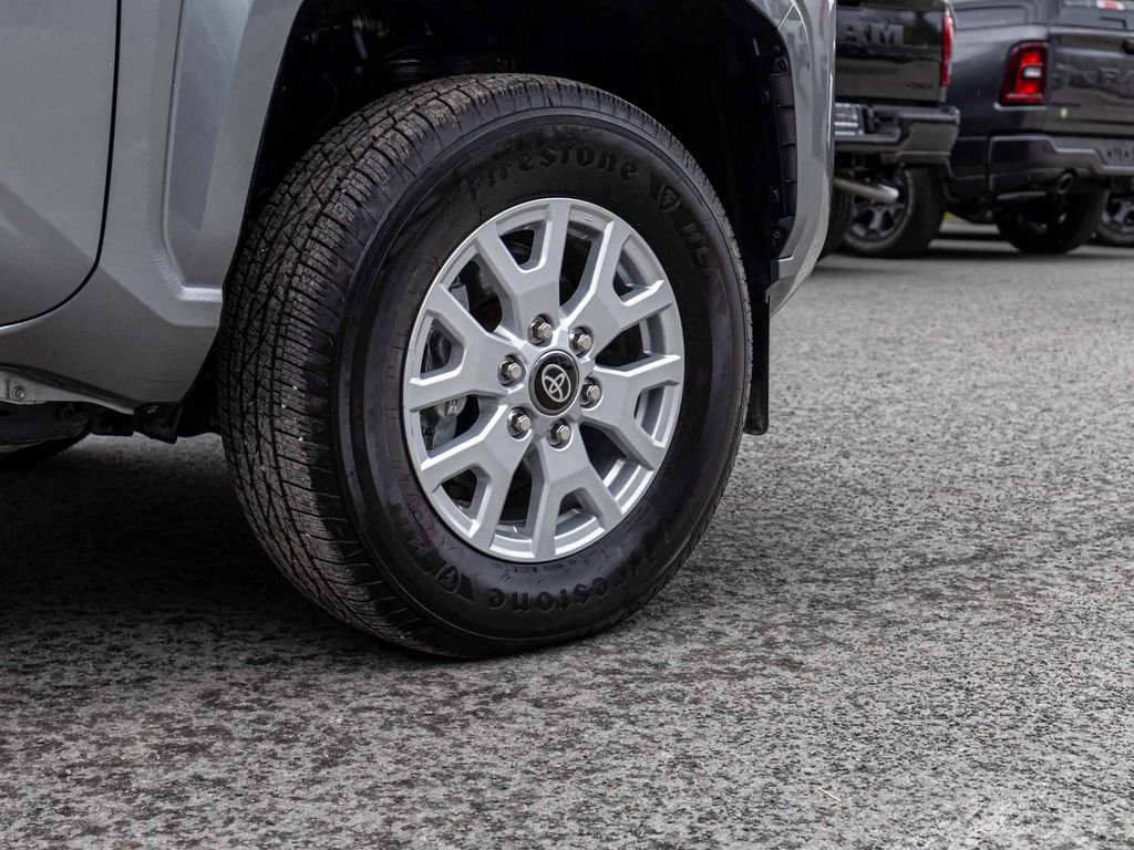 Used 2025 Toyota Tacoma SR5 AWD/4WD image 10