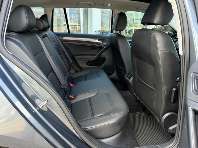 Used 2018 Volkswagen Golf S image 18