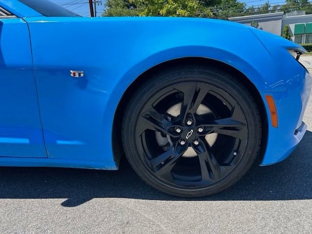 Used 2022 Chevrolet Camaro LT RWD image 8