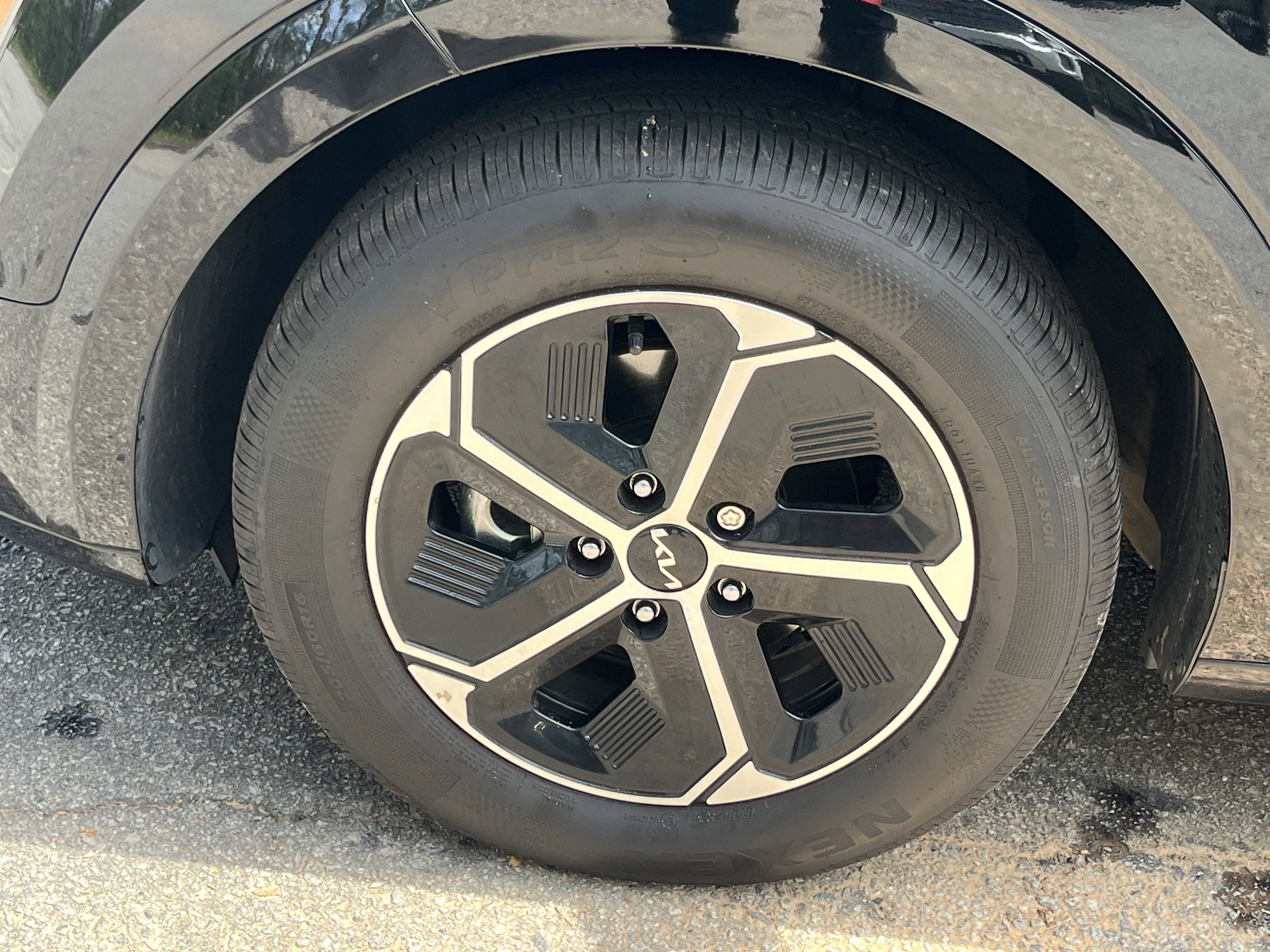 Used 2025 Kia Niro SX FWD image 31