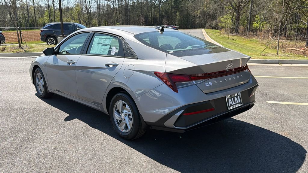 New 2026 Hyundai Elantra SE image 7