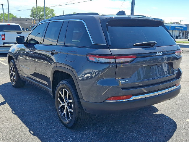 Used 2025 Jeep Grand Cherokee Limited AWD/4WD image 4