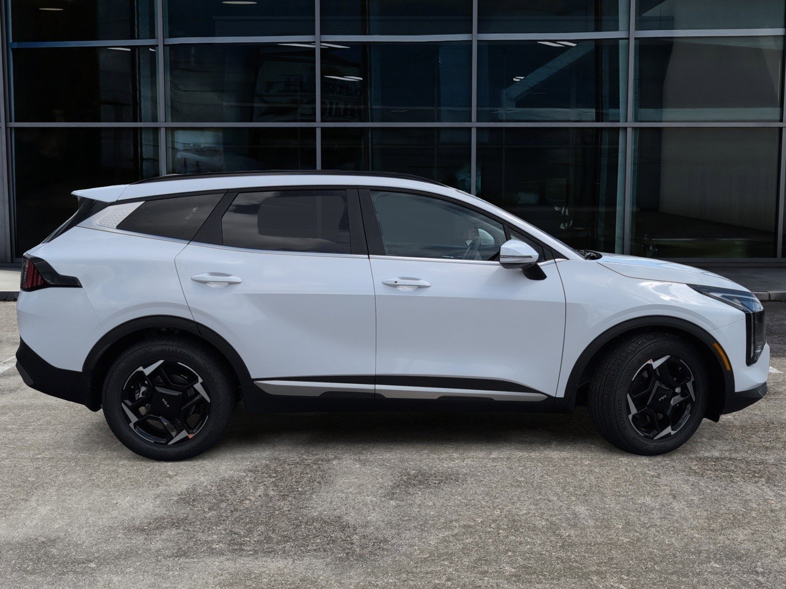 New 2026 Kia Sportage SX image 3