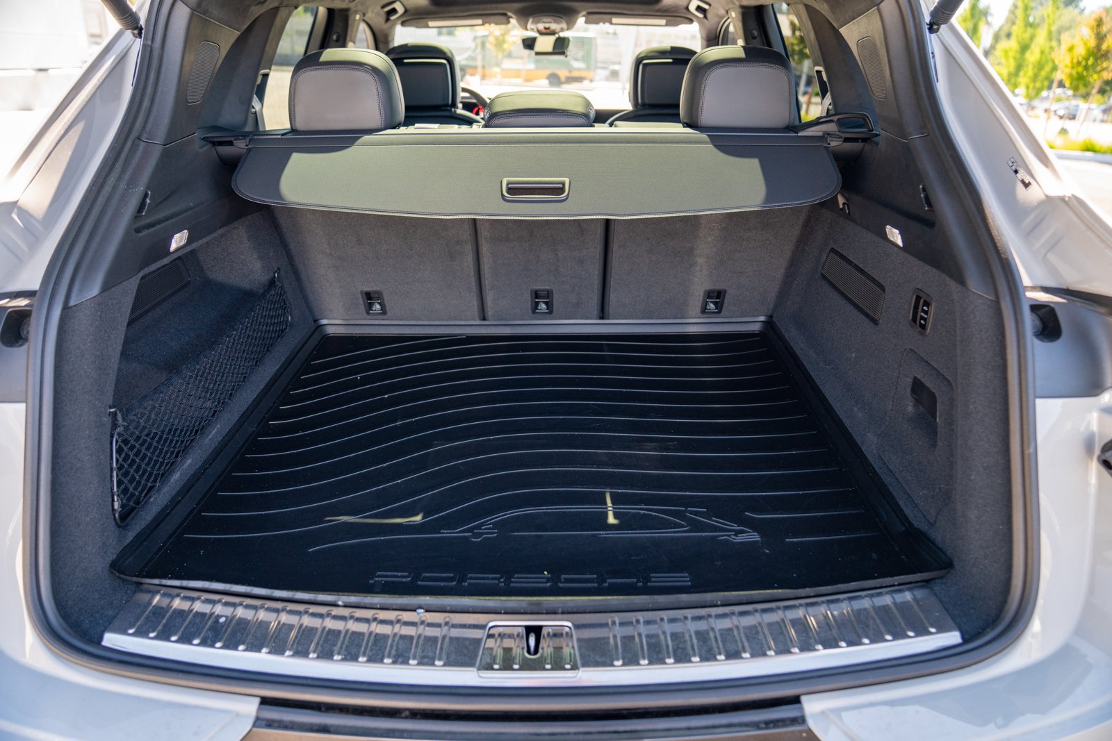 Certified 2025 Porsche Cayenne GTS AWD/4WD image 28