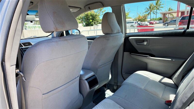 Used 2017 Toyota Camry LE FWD image 13