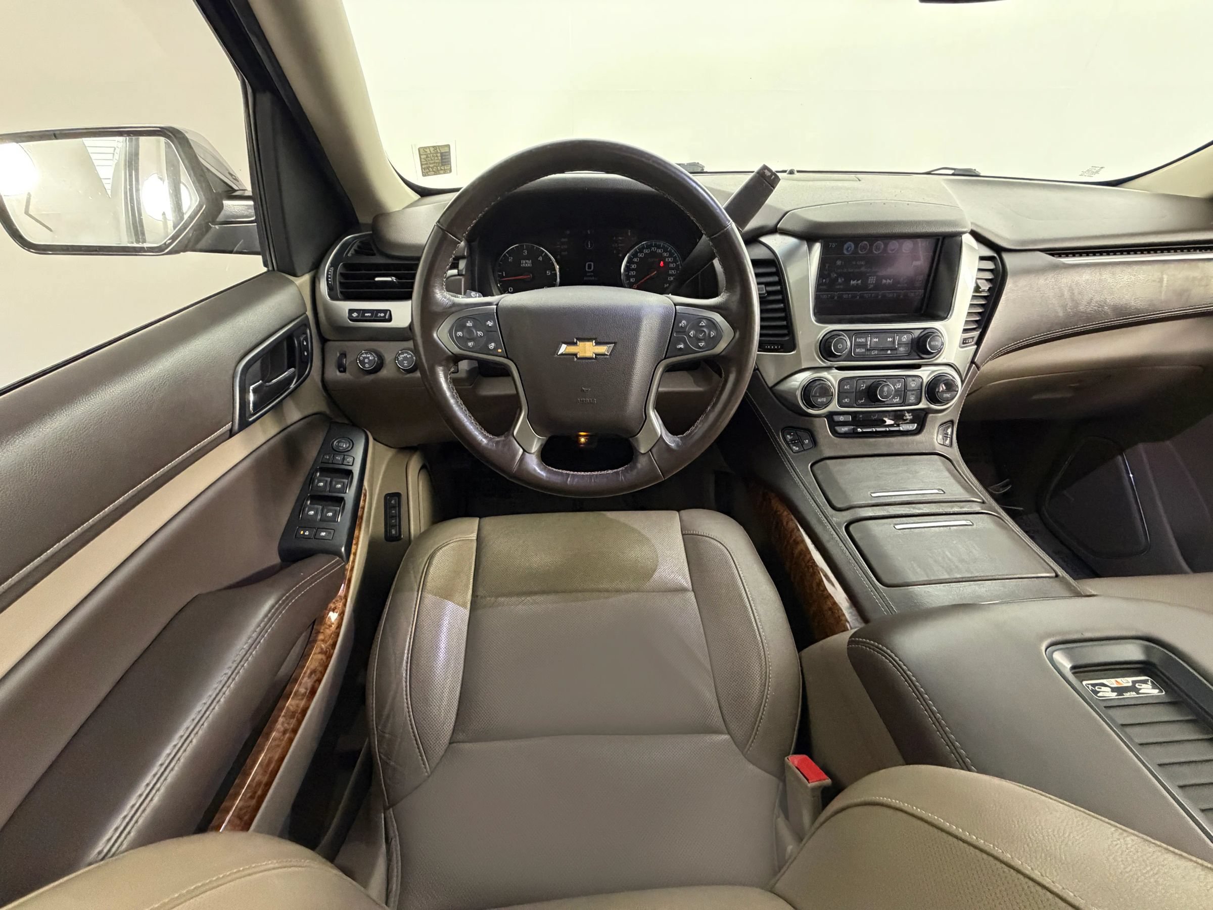 Used 2018 Chevrolet Suburban Premier AWD/4WD image 24