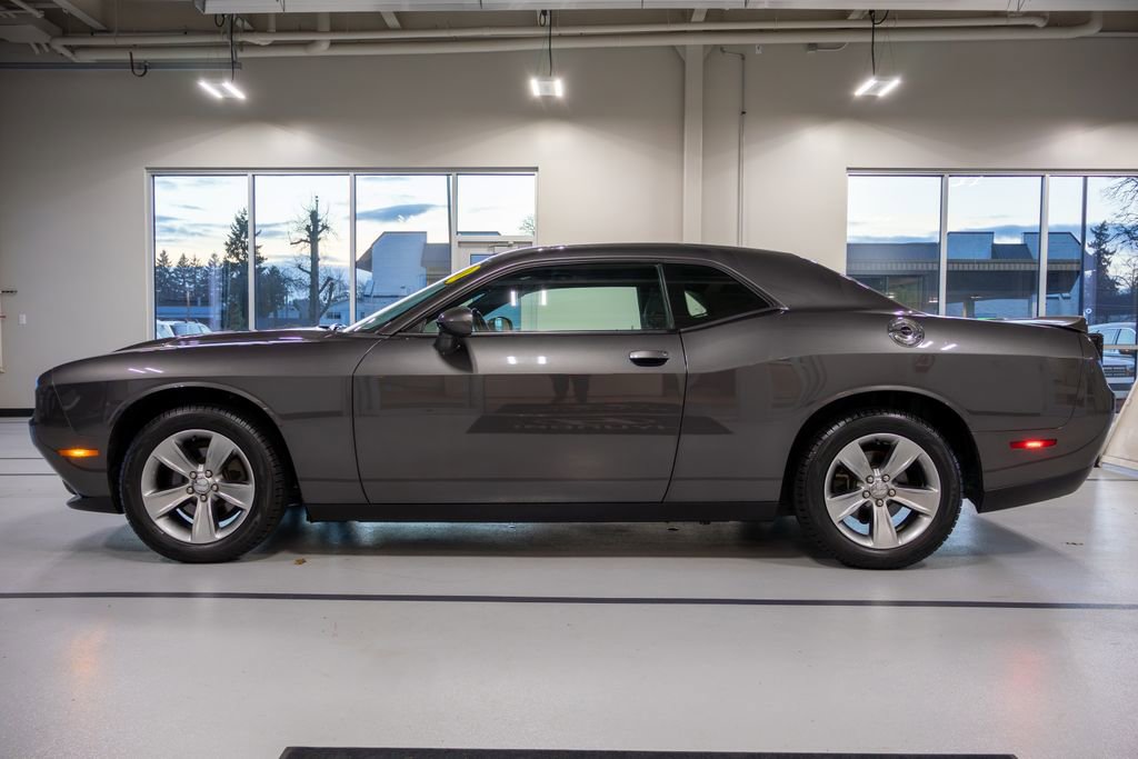 Used 2020 Dodge Challenger SXT RWD image 10