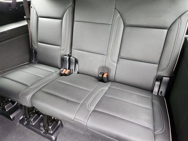 Used 2025 Chevrolet Suburban Premier AWD/4WD image 24