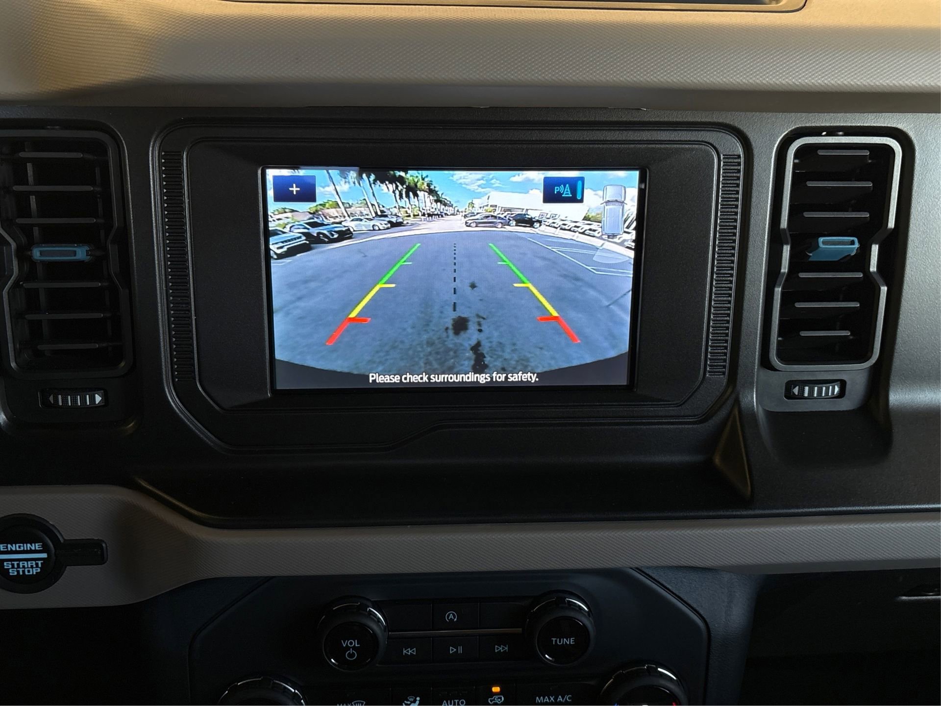 Used 2023 Ford Bronco Wildtrak image 24