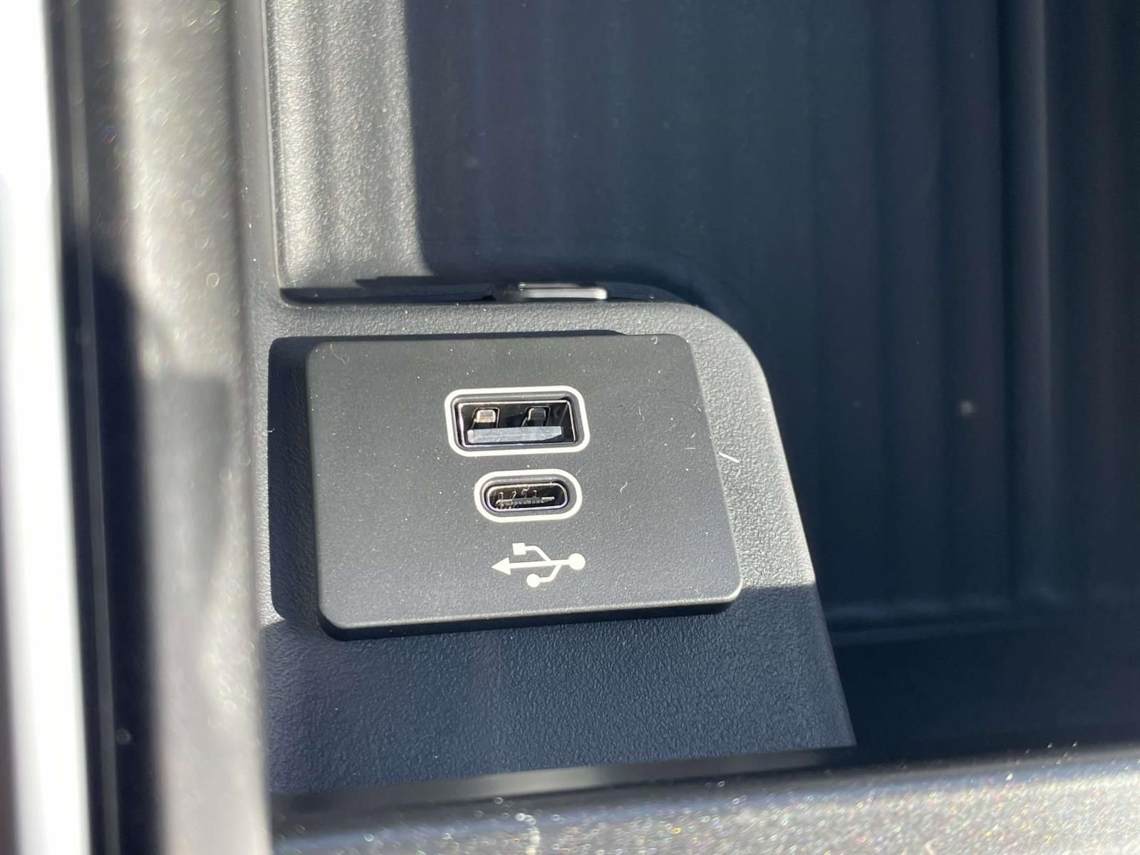 New 2026 Ford Expedition Active image 13