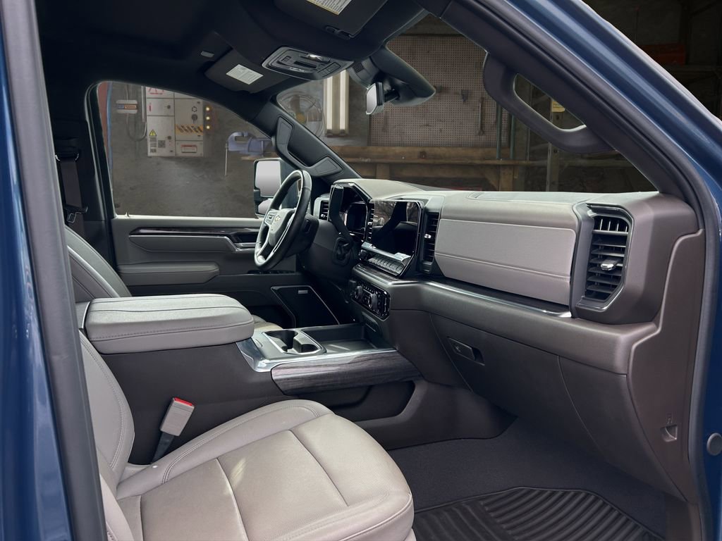 Certified 2025 Chevrolet Silverado 3500 LTZ w/ LTZ Plus Package image 15