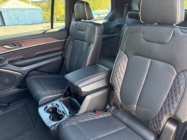 Used 2025 Jeep Grand Cherokee L Summit w/ Obsidian Package AWD/4WD image 20