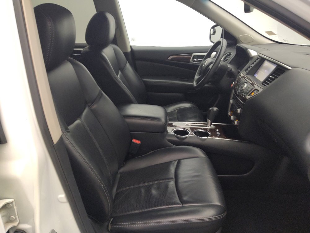 Used 2016 Nissan Pathfinder Platinum image 21
