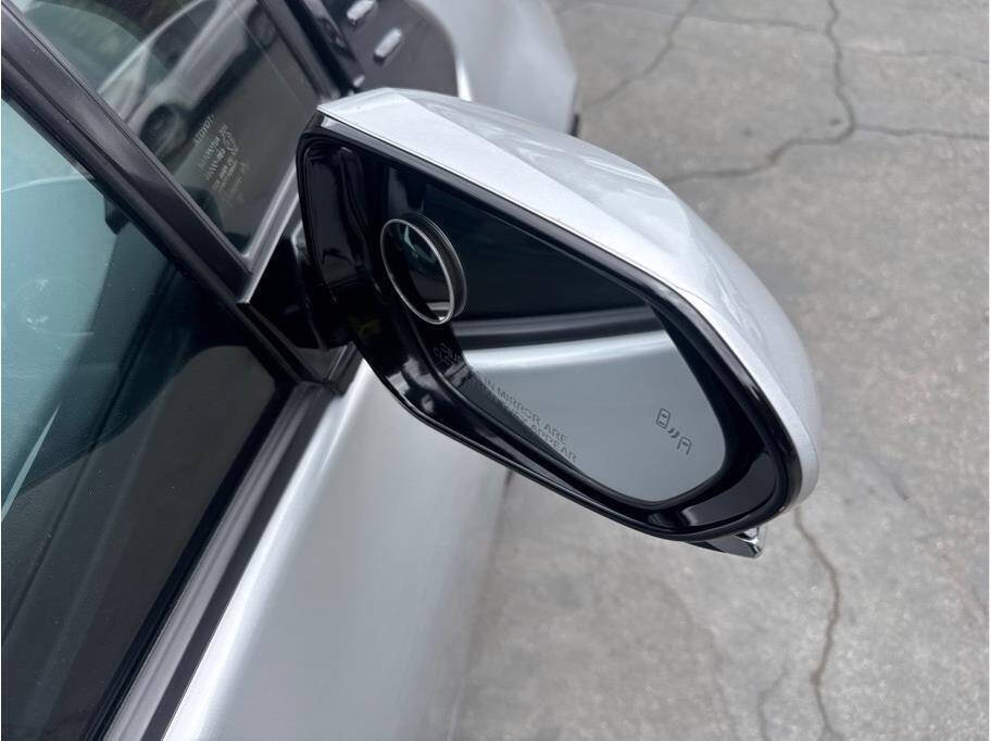 Used 2019 Toyota Prius XLE w/ Carpet Mat Package FWD image 39