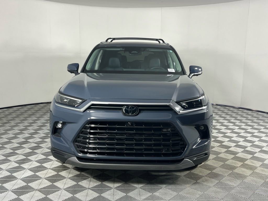 Used 2025 Toyota Grand Highlander FWD image 5