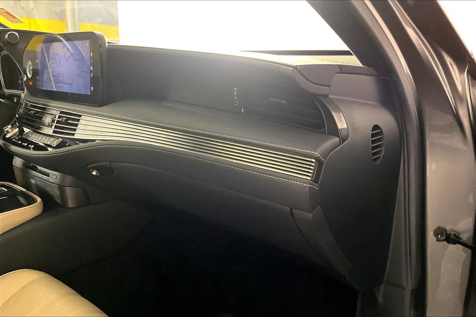Used 2021 Lexus LS 500 w/ Interior Upgrade Package RWD image 17