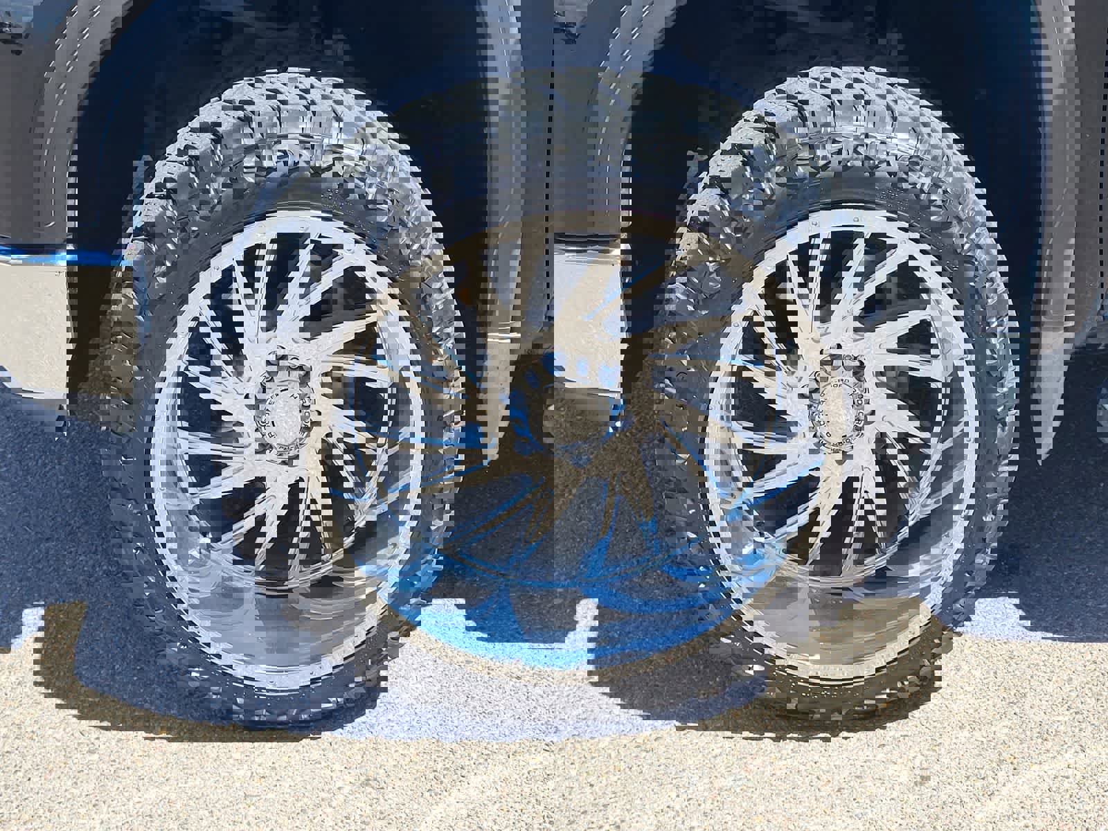 Used 2019 GMC Sierra 1500 SLT w/ SLT Premium Plus Package image 8