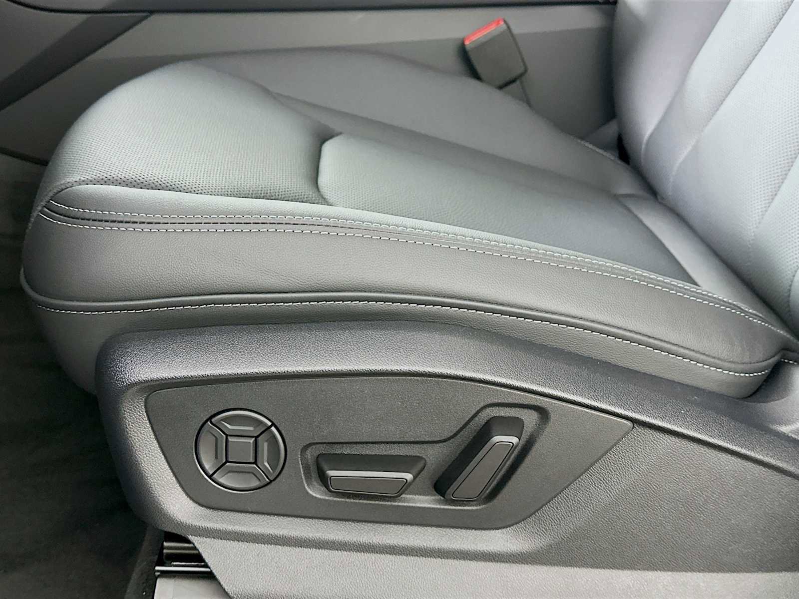 New 2026 Audi Q8 Premium Plus image 18