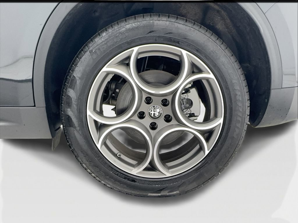 New 2025 Alfa Romeo Stelvio Sprint w/ Convenience Package image 12