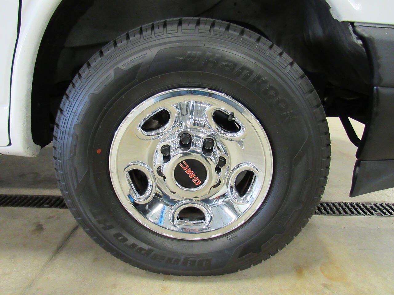 Used 2023 GMC Savana 3500 w/ Power Convenience Package RWD image 8