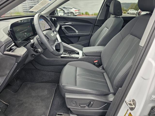 Certified 2025 Audi Q5 Premium w/ Convenience Package image 2