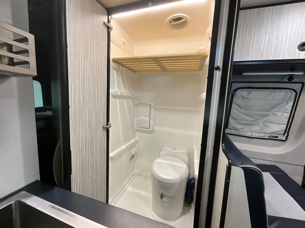 Used 2022 Mercedes-Benz Sprinter 2500 image 21