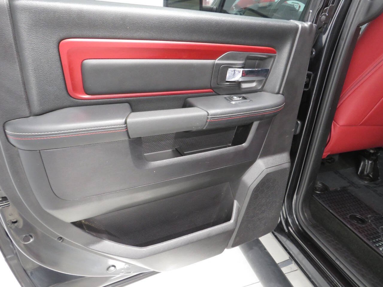 Used 2016 RAM 1500 Rebel w/ Luxury Group AWD/4WD image 34