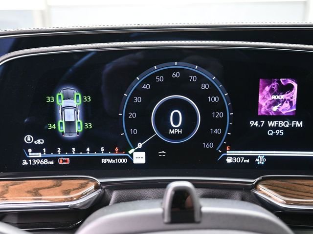 Used 2024 Cadillac Escalade ESV Premium Luxury Platinum image 9