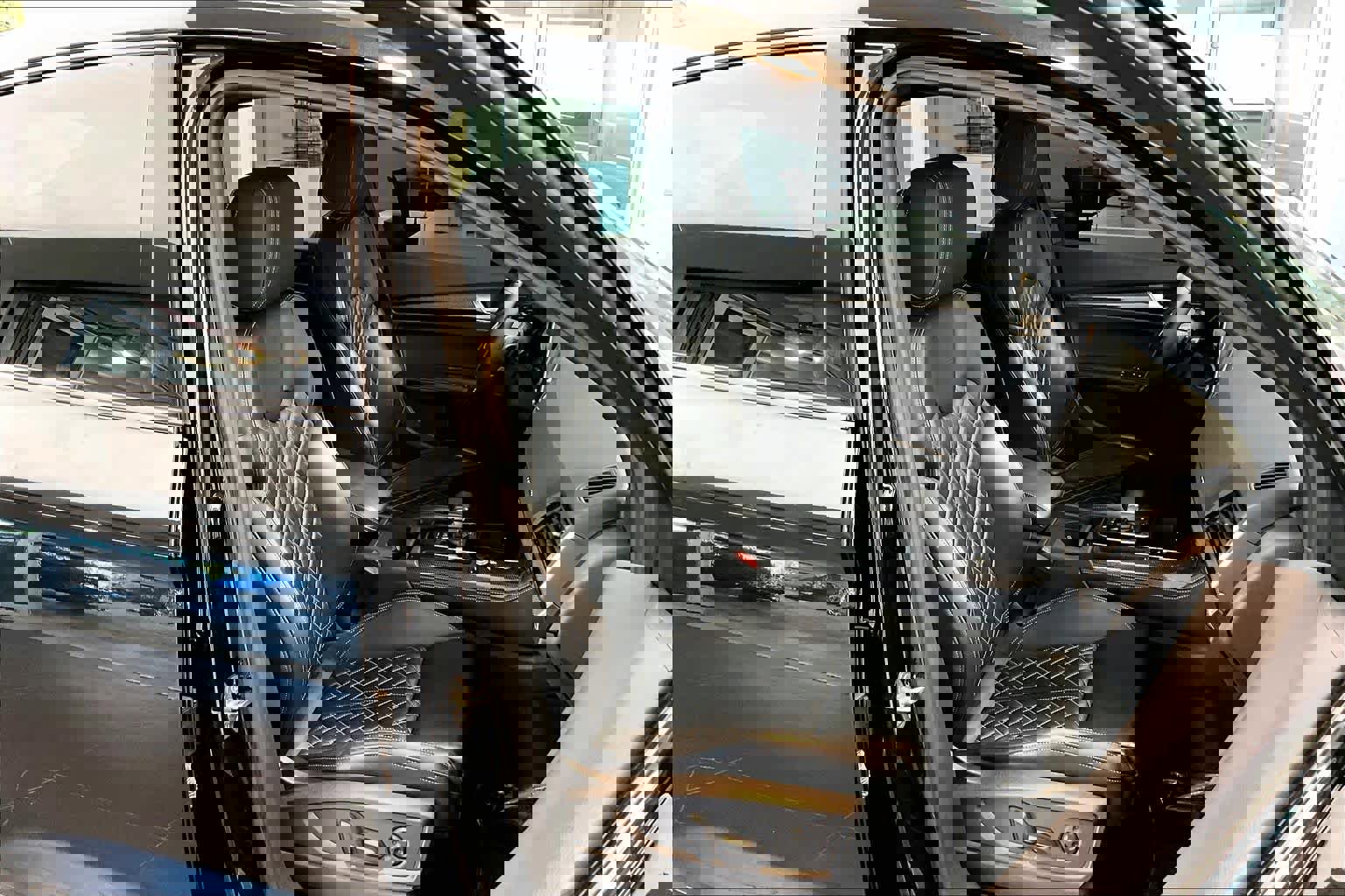 Used 2023 Audi SQ5 Premium Plus w/ Premium Plus Package image 9